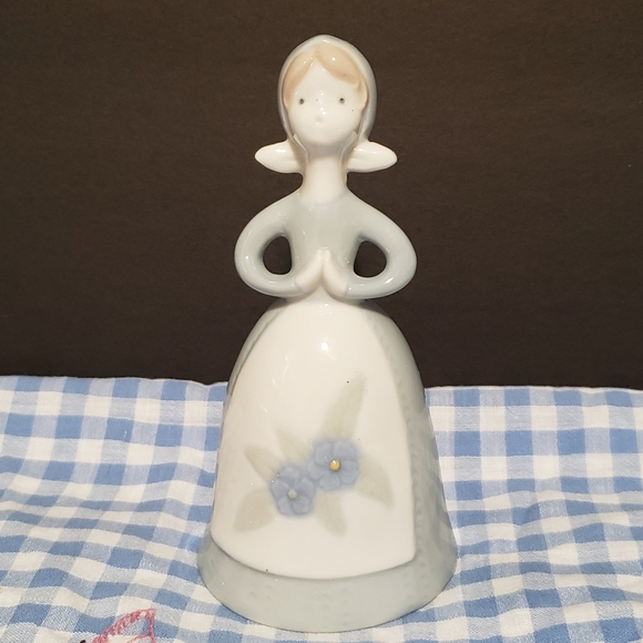 Vintage Lady Porcelain Decorative Bell Blue White 5.25" Tall - Picture 2 of 10